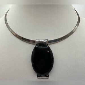 SILVERTONE BLACK NECK RING LARGE PENDANT NECKLACE WITH LONG EXTENDER CHAIN